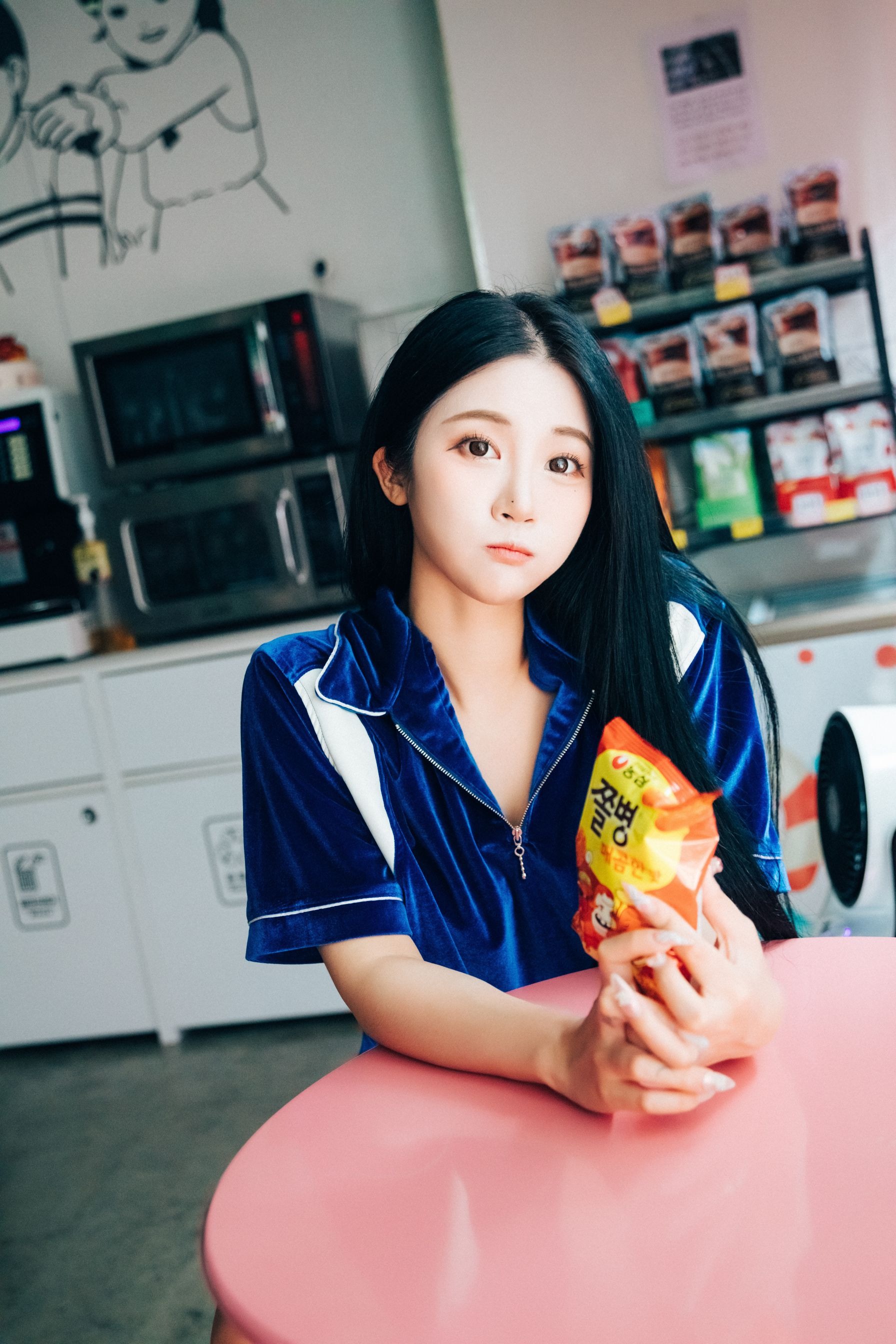 [Loozy] bomi Part Timer [124P-0.99GB](60)