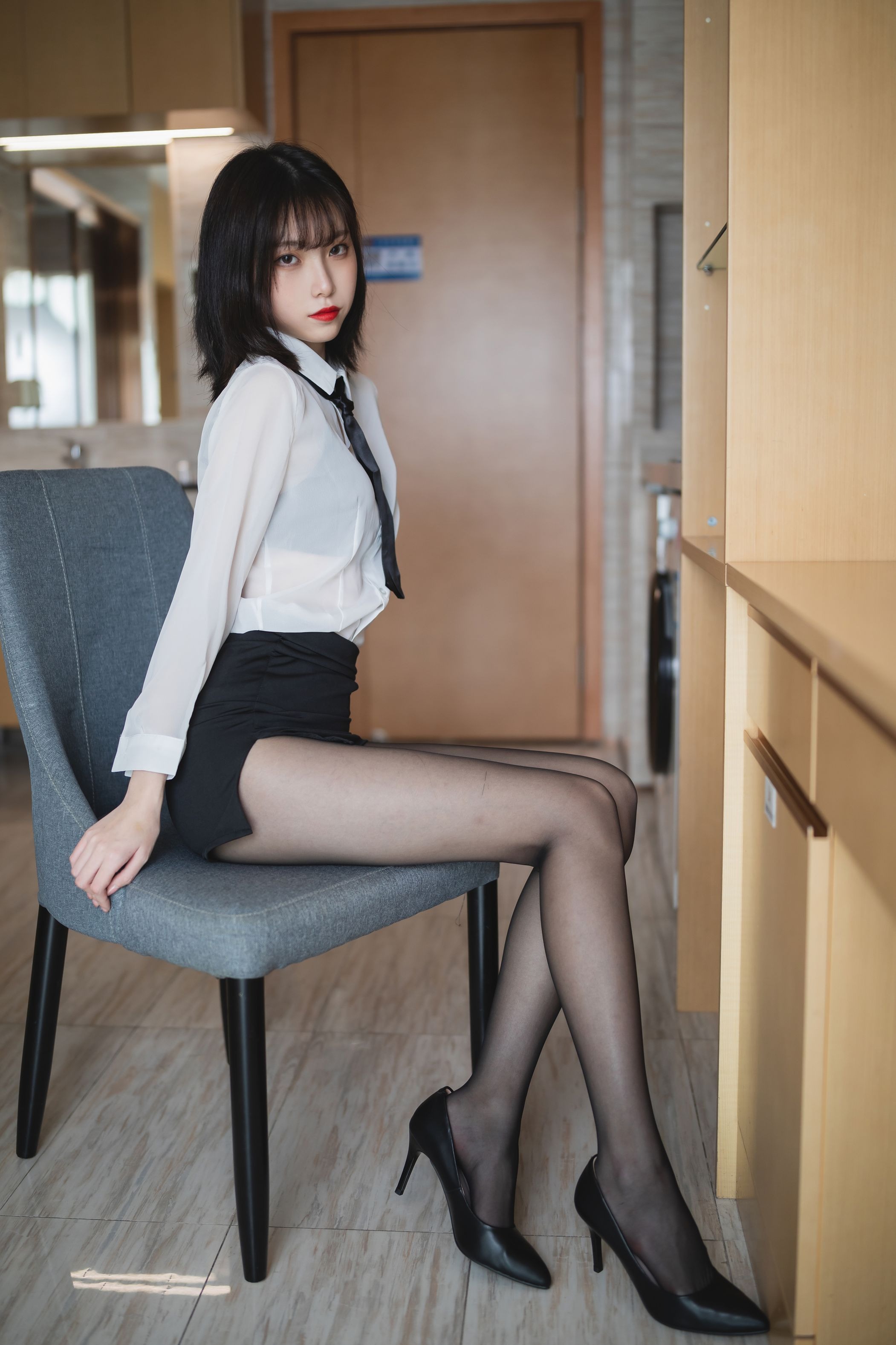 许岚LAN NO.002 OL制服[41P-587MB](41).jpg