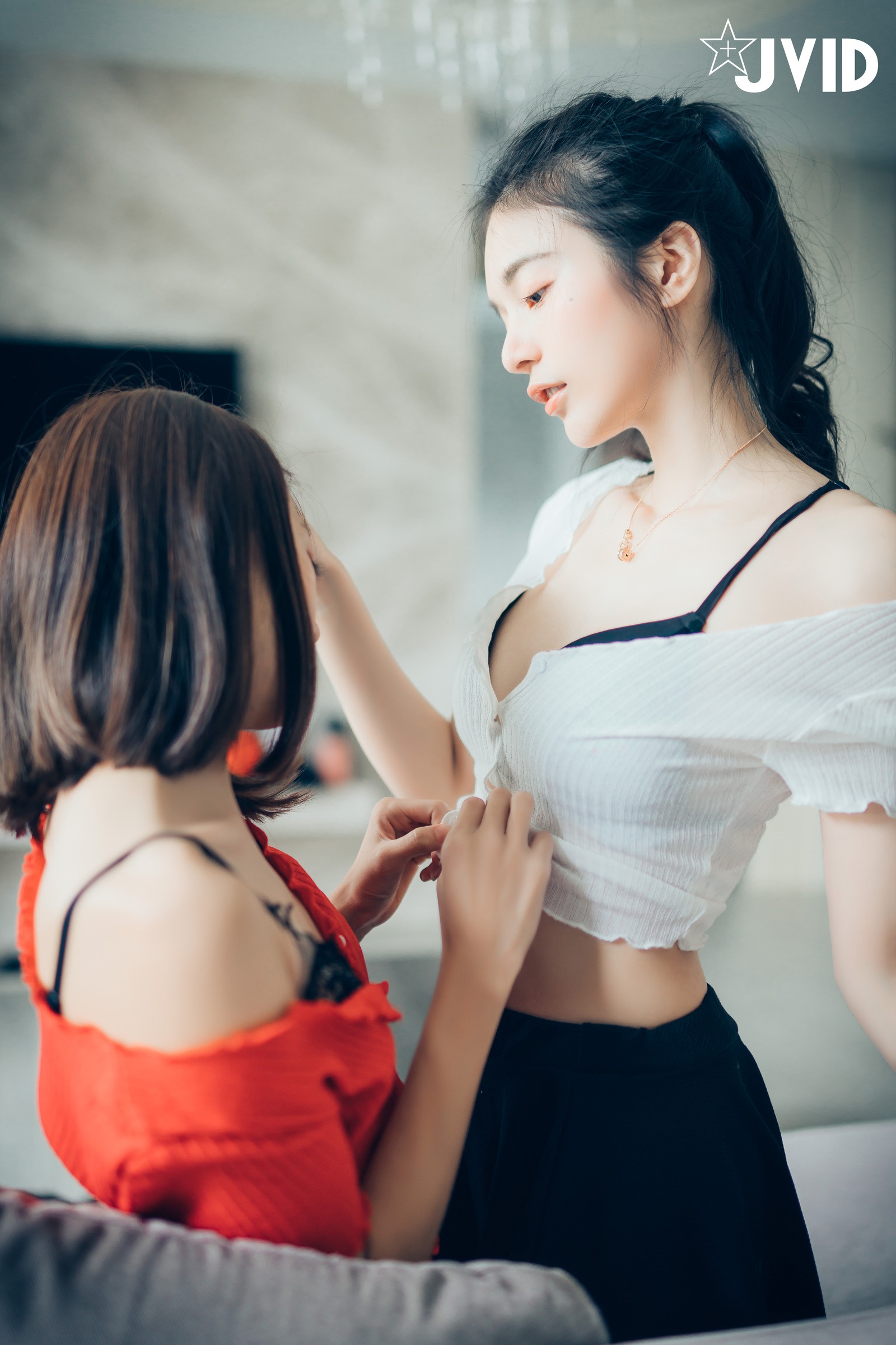 JVID-好色萝莉妍妍X巨乳御姊辰辰(18).jpg