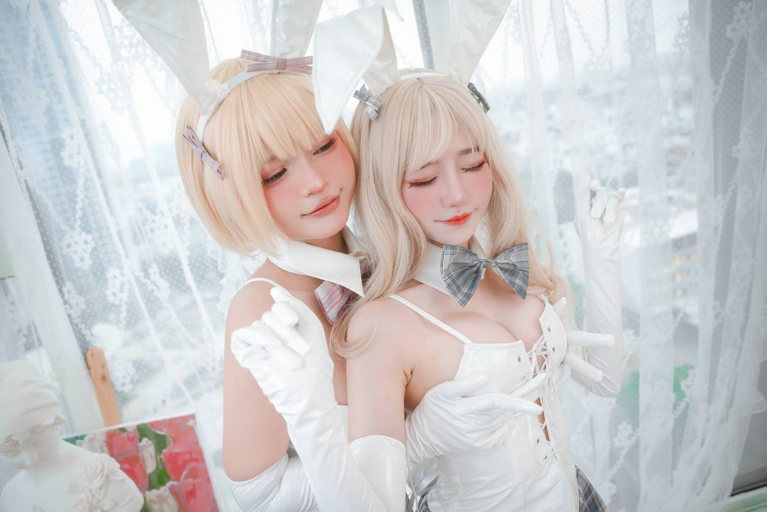 Azami - White Bunny Girl / Azami & Sally Dorasnow - White Bunny Girl(33)