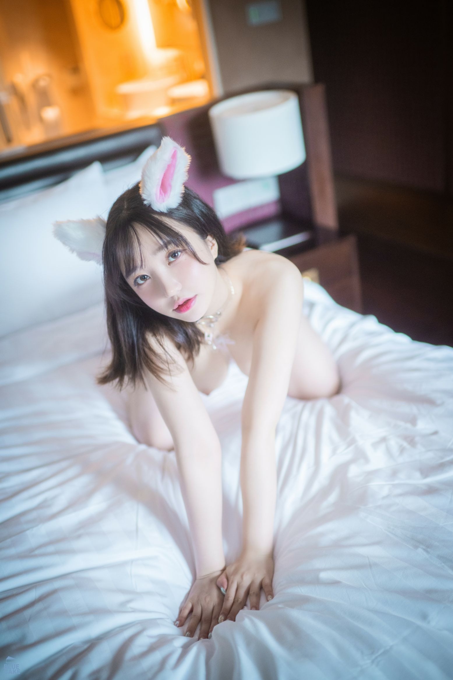 [BLUECAKE] YeEun (손예은) – Puss Puss RED.Ver + COSPLAY(166)